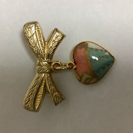 ハートの七宝焼ブローチ