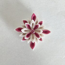 花咲み　ブローチ　星花 　ローズピンク　つまみ細工