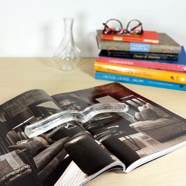 本の為のガラスのぺーパーウェイト　「ゆうはり -融玻璃-」　（clear）