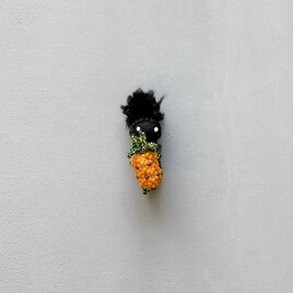 ビードワークブローチ　Little Traveler Pineapple