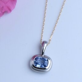 Pt900 ブルーサファイアのペンダントトップ