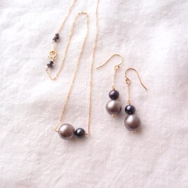 【K14gf】Greige × Navy Pearl Necklace／バイカラー パールネックレス（グレージュ×ネイビー）