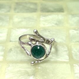 ブルースターサファイア手彫りシルバーリング ブルースターサファイア手彫りシルバーリング | iichi 日々の