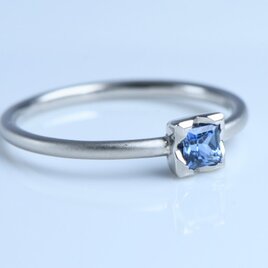 ambiek K10リング　トルマリン石 K10 グリーントルマリンとダイヤモンドのテクスチャーリング