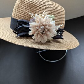 コサージュ ガーベラと野の花たち（グレイシュベージュ色）A99
