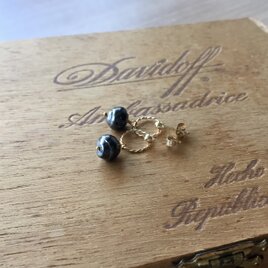 【pebble Ammi】 Vintage swirl pearl × twisted ring　14kgfピアス　<a018>
