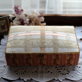 アンティークキルト✴︎刺繍キルト ✴︎刺繍の美しい✴︎ ヴィンテージカンタキルト ラリーキルト