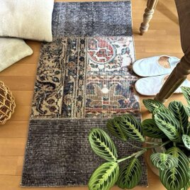 46×73ハーフラウンド　ペールオレンジ　草花ボタニカル　トルコヴィンテージラグ 46×73ハーフラウンド ペールオレンジ 草花ボタニカル トルコ