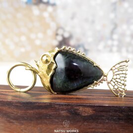 ベルベット オブシディアン フィッシュ チャーム / Velvet Obsidian Fish charms