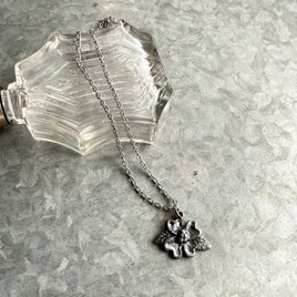 N289-ヴィンテージネックレス・U.S.A. 1980s Silver Tone Floral Chain Necklace