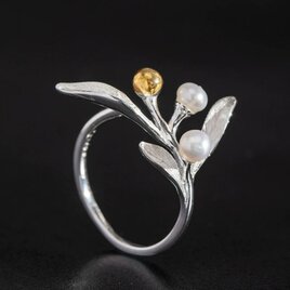 タマサンゴのリング - 柔らかく丸みを帯びた形状を巧みに再現　R372