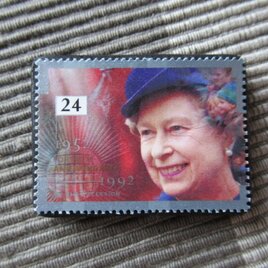 イギリス　切手ブローチ10527