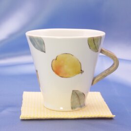 枇杷のマグカップ