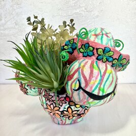 あおむし　帽子　プランター　オブジェ手作り　セメント　植木鉢