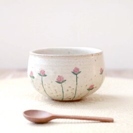 ころんと丸い彫り模様のお湯のみ 千日紅のイメージ