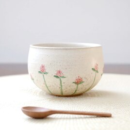 ころんと丸い彫り模様のお湯のみ / 千日紅