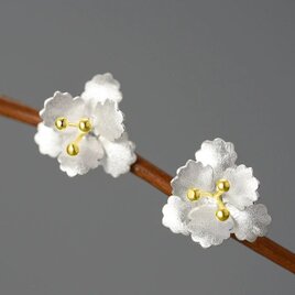 ＜受注制作＞クチナシのブローチ　シルバー925　パール　0222 受注制作＞クチナシのブローチ シルバー925 パール 0222 | iichi