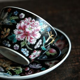 花と獅子◆大明成化年製。伊万里　花文染付火鉢　骨董・antiques 江戸末期 花と獅子◇大明成化年製。伊万里 花文染付火鉢 お香立て 骨董
