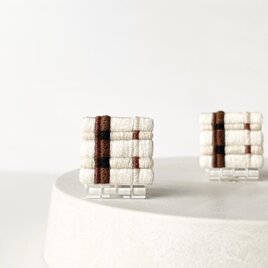 秋冬新作　刺繍ピアス　チェック　ブラウン