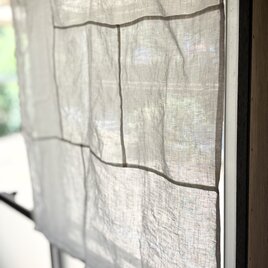 風と光をまとう 薄手の白リネン（90×90㎝）