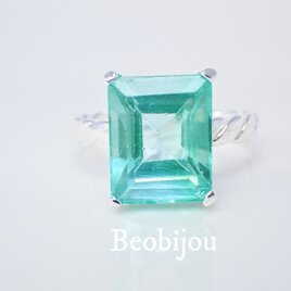 新作「Turquoise」の世界でひとつの天然石ピアス 新作「Turquoise」の世界でひとつの天然石ピアス | iichi 日々の