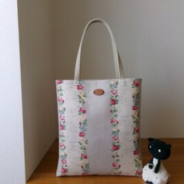 花柄リネン生地のペタンコトートバッグ