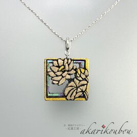 【sv925】蒔絵ペンダント 純金蒔絵 銀蒔絵 睡蓮 角型 螺鈿 漆アクセサリー：金沢漆器 silver925 蒔絵ジュエリー