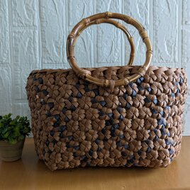 マロングラッセの花結びバンブーハンドル大容量かごバッグ　クラフトバンド製　お出かけ　ランチ　食事会　旅行　習い事　ナチュラル　