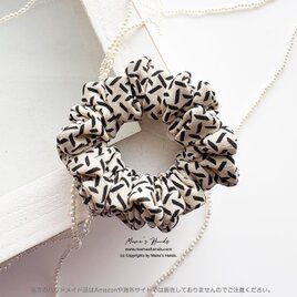 《 大人モード・シック系 》おしゃれな  幾何学模様 細め 小 モノトーン ヘアゴム シュシュ