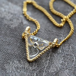 ヴィンテージガラスの透明な花ネックレス［Cトライアングル・ゴールド］