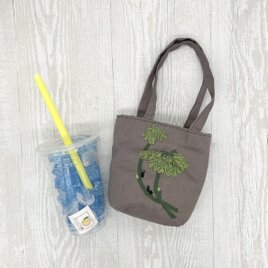 刺繍 カフェ バッグ オウム | iichi 日々の暮らしを心地よくする