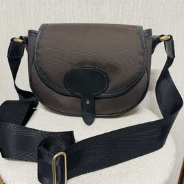 手縫いのコーデュラナイロンフタツキショルダーバッグ