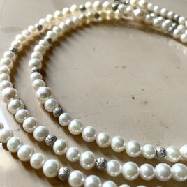 アコヤ真珠と淡水真珠のロングネックレス