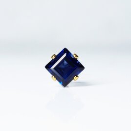 片耳用 サファイア(4mm) スクエアカット ピアス　　送料無料