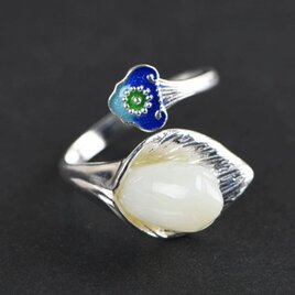 受注制作＞サンカヨウのブローチ シルバー 水晶 朝露を吸って