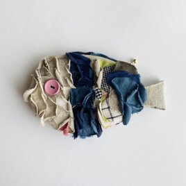 「魚ちゃんシリーズ」手縫いで仕上げた　ぬいぐるみみたいなリネンの魚ちゃんポーチ　no.233