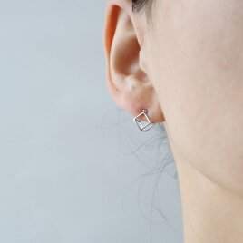 BURBERRY 925シルバー スクエアピアス silver925] スクエアinスクエアピアス＊シルバーカラー | iichi