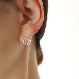 【2.718】シルバースクエアピアス 2.718】シルバースクエアピアス - メルカリ