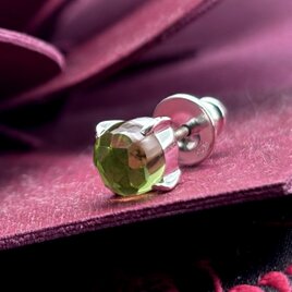 ペリドット ピアス/シルバー925 片耳用/つけっぱなし セカンドピアス/シルバーアクセサリー /誕生石/男性へのプレゼント
