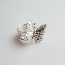 蝶々 アンティーク ヴィンテージ シルバーアクセサリーブローチ no.70004 蝶のシルバーピンブローチ | iichi 日々の暮らしを