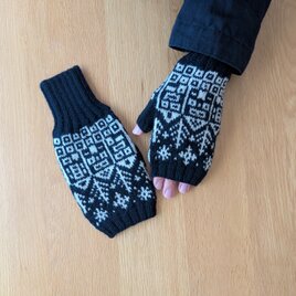 冬の街のハンドウォーマー / ブラック x アイボリー