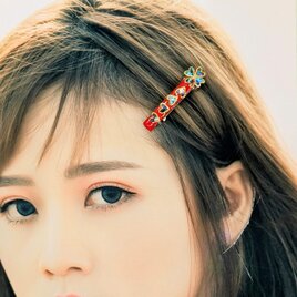 ハンドメイドピアス1732 グリーン螺鈿のキューブピアスイヤリング【1732】 | iichi 日々