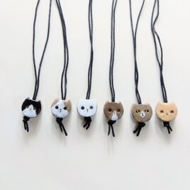 小猫のチョーカー