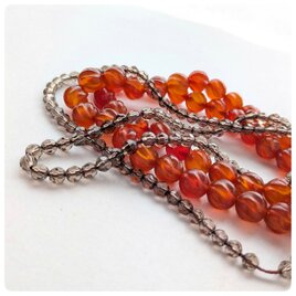 ∴天然石ビーズ∵ 宝石質カーネリアン(Sﾗｲﾝ ﾂｲｽﾄ) &スモーキークォーツ