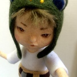 羊毛フェルト「カエル帽子の男の子」二体目