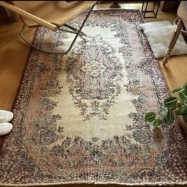 トルコヴィンテージラグ 107×207 アンティークレッド 草花