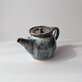 黒飴釉一輪挿し　【手仕事　民藝　和　陶器】 黒飴釉一輪挿し 【手仕事 民藝 和 陶器】 | iichi 日々の暮らし