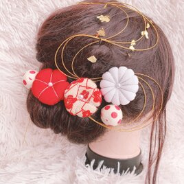 九重髪飾り２点 ポンポネットおびあげ 髪飾り ワイヤーポニー 組紐風[品番：SBEW0022507]｜SOUBIEN