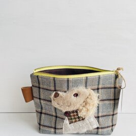 お出かけ前のゴールデンレトリバー　ポーチ