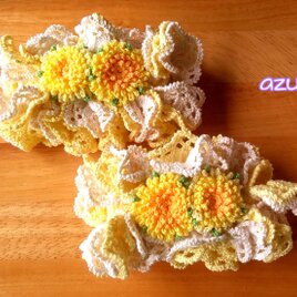 手編みアームバンド　たんぽぽモチーフ・ふんわり綿毛